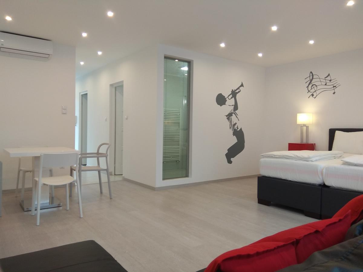 Broadway Center Rooftop View Apartment Budapest Exterior photo